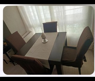 Conjunto mesa y 4 sillas madera maciza