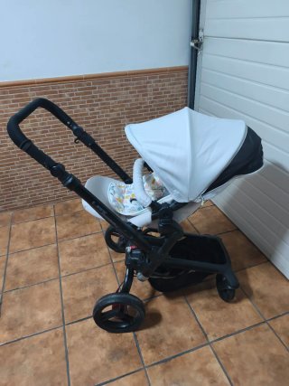 Lote bañera y trona para bebé con 2 carritos