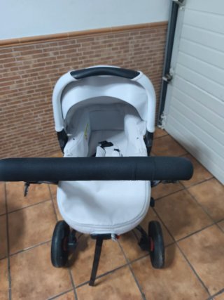Lote bañera y trona para bebé con 2 carritos