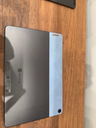 Tablet lenovo con teclado i cargador incluido