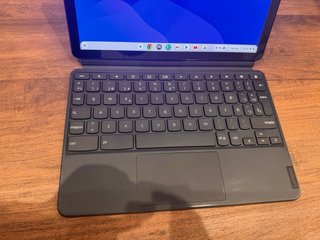 Tablet lenovo con teclado i cargador incluido