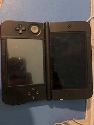 Nintendo 3DS XL Rossa + Caricatore e Scheda