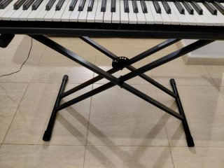 Teclado Yamaha PSR-E373