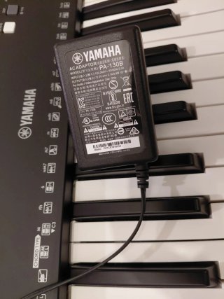 Teclado Yamaha PSR-E373