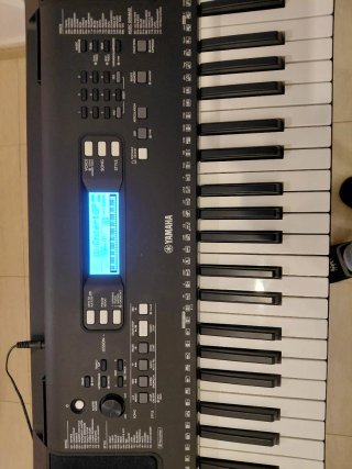 Teclado Yamaha PSR-E373
