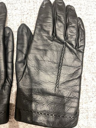 Guantes femeninos de cuero negro