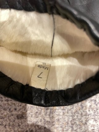 Guantes femeninos de cuero negro