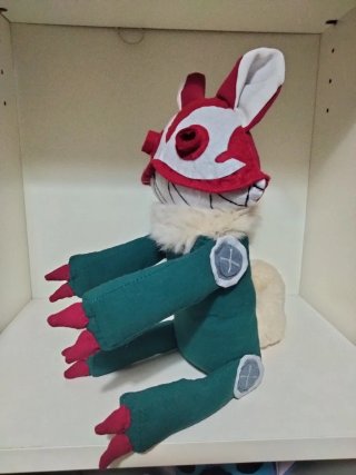 Peluche Gachiakuta Hii in tessuto riciclato