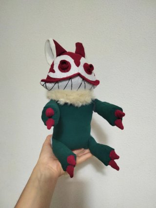 Peluche Gachiakuta Hii in tessuto riciclato