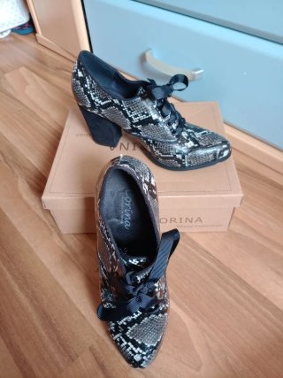 Zapatos Corina Tacón Estampado Serpiente