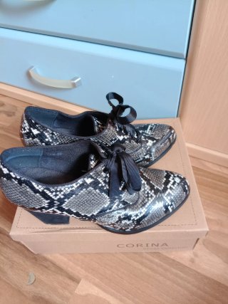 Zapatos Corina Tacón Estampado Serpiente