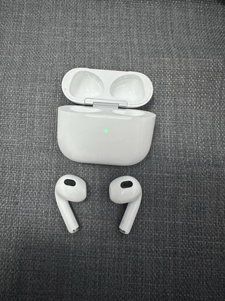Apple AirPods (3.ª generación)  ORIGINAL 96W409