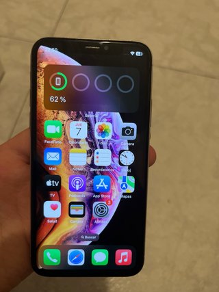 iPhone X Apple Plateado cn una raja en la pantalla