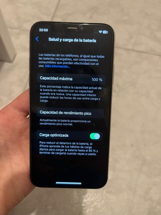 iPhone X Apple Plateado cn una raja en la pantalla