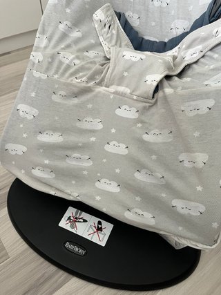Hamaca babybjorn para bebé gris y negra