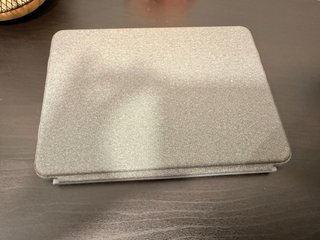 iPad Air M1 64GB + Combo Touch Plata