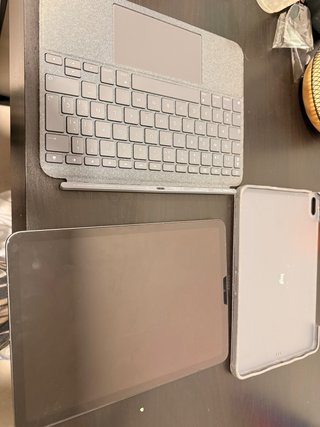 iPad Air M1 64GB + Combo Touch Plata