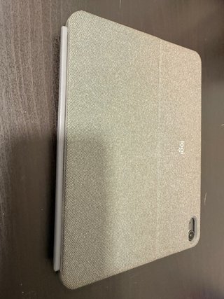 iPad Air M1 64GB + Combo Touch Plata