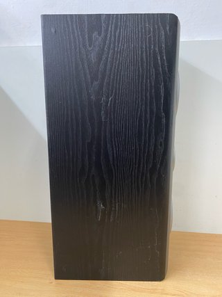 Altavoz Central JBL EC35