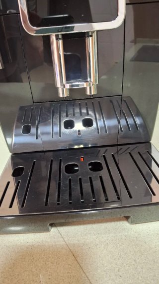 Cafetera DeLonghi Dinamica Negra
