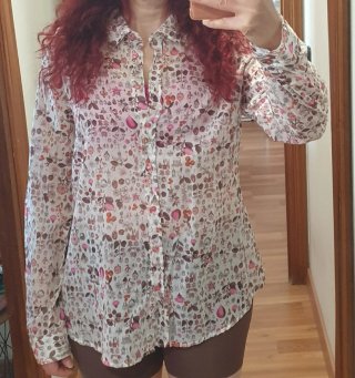 Blusa Baci floral nueva
