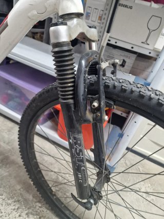 Bicicleta de montaña CUBE
