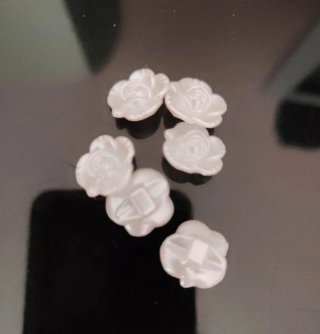 6 Bottoni Madreperla Roselline Bianche