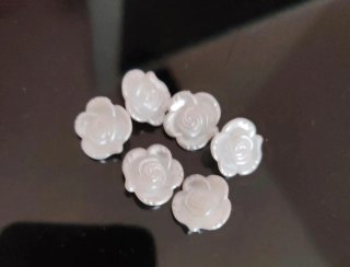 6 Bottoni Madreperla Roselline Bianche