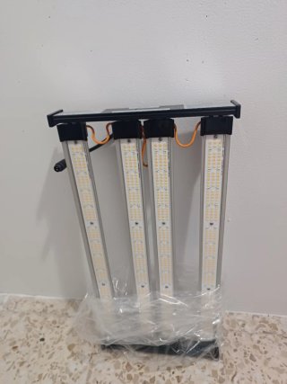 Foco LED Plata y Blanco
