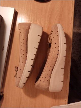 Zapatos planos beige mujer