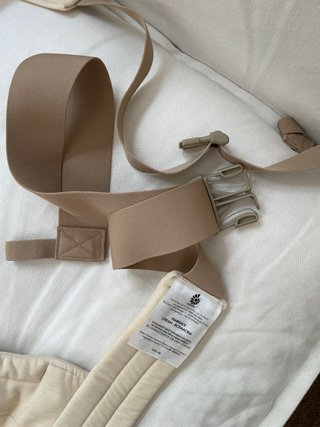 Mochila portabebes Ergobaby Beige