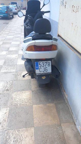 Suzuki Burgman 150cc Blanca Automática