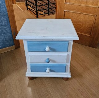 Mesa y mesilla de madera de pino macizo