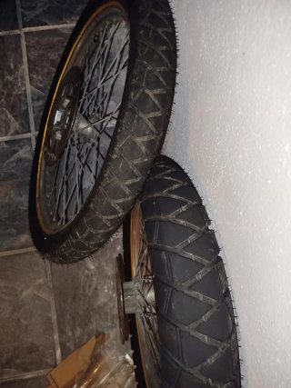 Beta RRT Enduro Moto Negra y Amarilla