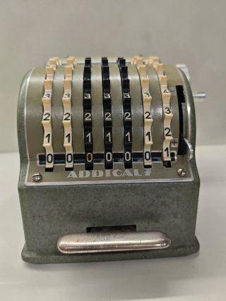 Calculadora antigua Addical 7