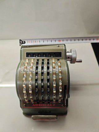 Calculadora antigua Addical 7