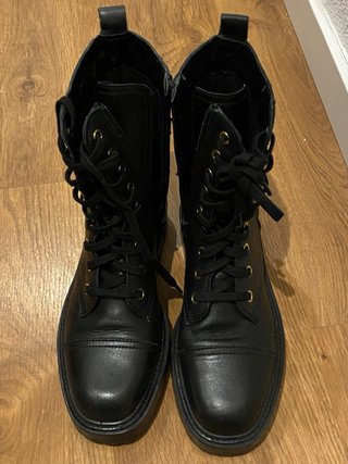 Botines de piel negros