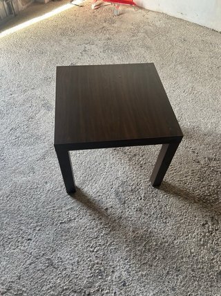Mesa de centro de madera oscura