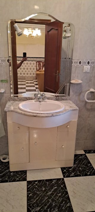Mueble de baño con espejo