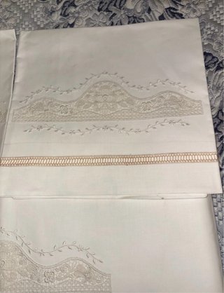 Set lenzuola + 2 federe bianco e beige