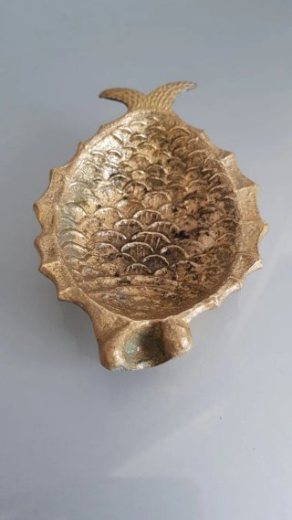 Lote 3 figuras bronce: pez, cisne y campana