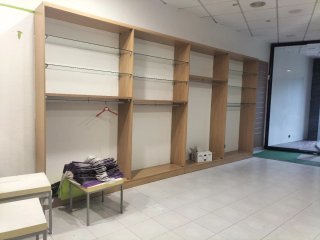 Estantería de exposición madera y cristal
