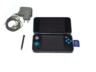 Nuovo Nintendo 2DS XL + Caricabatterie Originale + SD