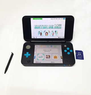 Nuovo Nintendo 2DS XL + Caricabatterie Originale + SD