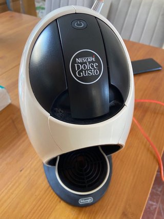 Cafetera Nescafé Dolce Gusto Blanca,también negra