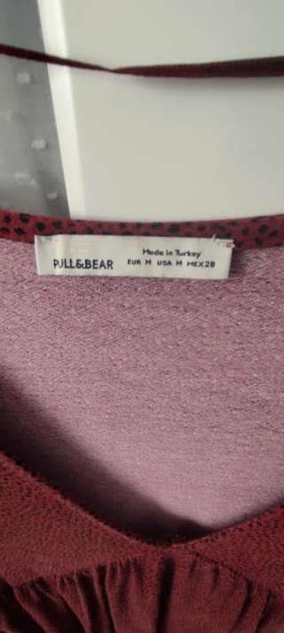 Vestido burdeos con estampado de puntos