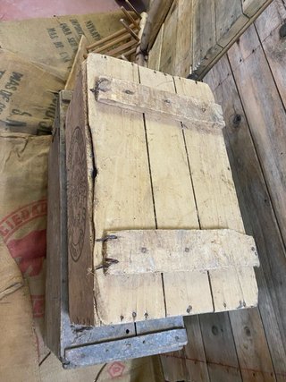 Antigua caja de madera Amidon Royal de Riz