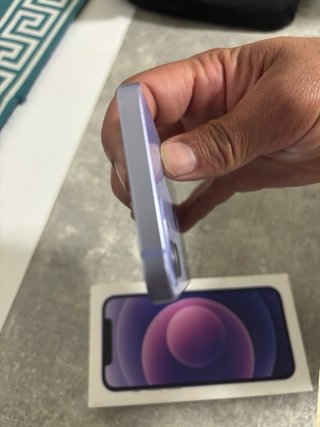 iPhone 12 Morado
