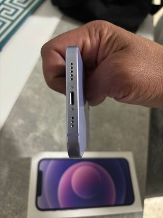 iPhone 12 Morado