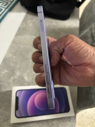 iPhone 12 Morado